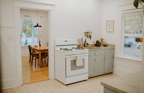 Rose Park House | LOCATION! Historic home with a modern touch