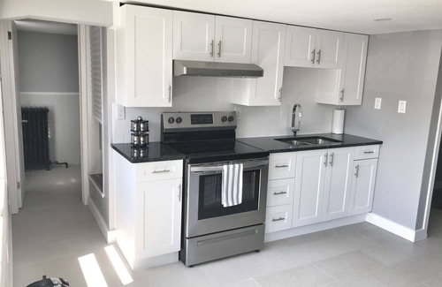Walkerville House | LOCATION! Historic Olde Walkerville Gem 3BD/2BA
