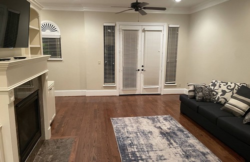 Houston House | Location in the Galleria area