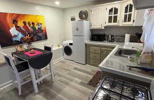 Charlotte Apartment | LOCATION IS OUR BEST ACCOMODATIONn