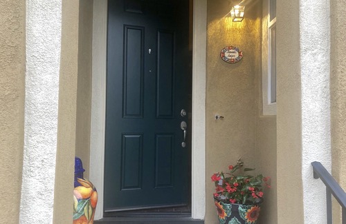 Torrey Highlands Village Condo | Location! location! 1760 sqft townhome totally equipped near the beach!