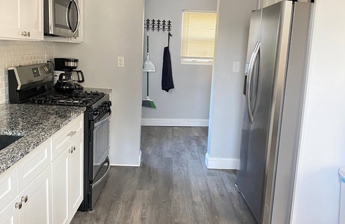 Clifton House | Location, Location - 2BR/1BA-Steps from Frankfort