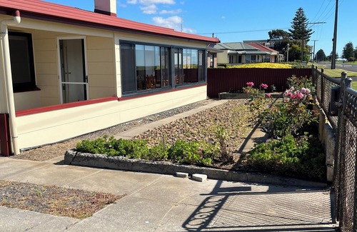 Lacepede House | Location, location, by the Beach. Our Destination is 9