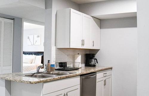 Indian Bayou Condo | LOCATION.Location !*Center DESTIN*2 min to the Beach*chairs +umbrellas *