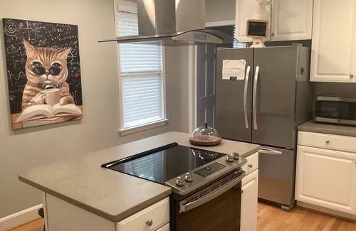 Columbia House | Location location! Cottontown Retreat downtown Columbia, Perfect for 2 couples!