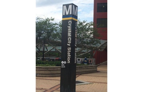 Buzzard Point Apartment | Location Location Crystal City mins to Washington, DC DCA