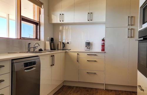 Ripon House | Location, Location, Location - Bayview Holiday House