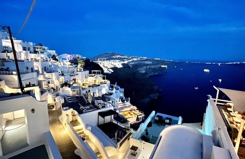 Imerovigli Villa | Location,Location,Location,PRIVATE POOL, CALDERA VIEWS to infinity; daily maid