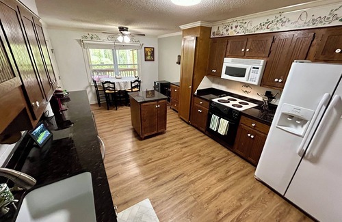 National Hills House | Location! Location! Location! Perfect for Master’s Week