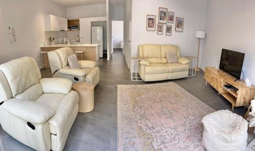 Manly Apartment | Location, location, location - ground floor