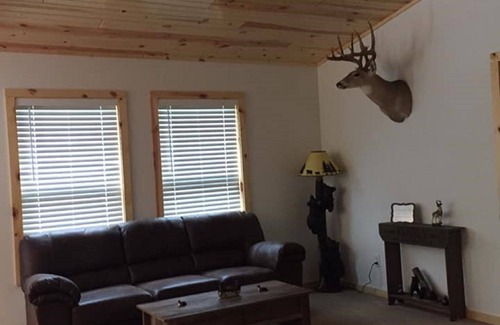 Minocqua House | LOCATION - LOCATION - SNOWMOBILING, ICE FISHING & MUCH MORE, - GREAT GETAWAY
