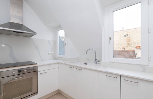 Quartier des Invalides Apartment | Location! Location! St.Germain Orsay 2 bdr/2bath Bright Designer Penthouse