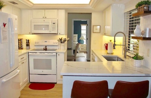 Sarasota House | Location Location! Two Minutes from Siesta Key Beach (#1 Beach in the U.S.)