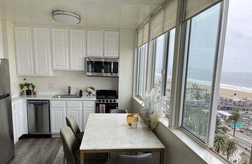 Downtown Apartment | Location location location! ☀️ 🌊