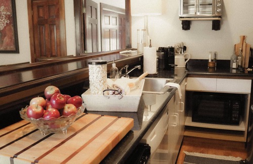 Historic Old Northeast House | Location, Location, Location! Carriage House in Historic Old NE District
