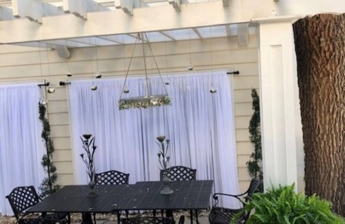 Historic Old Northeast House | Location, Location, Location! Carriage House in Historic Old NE District