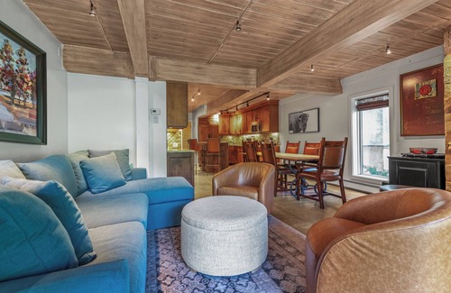 Snowmass Village Condo | Location & LUXURY! 2bd2ba HotTub & amenities galore on slopes of Snowmass Resort