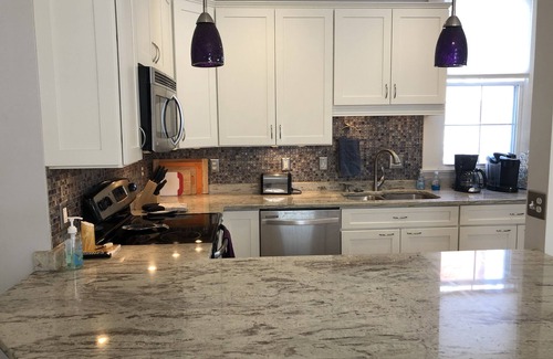 Corryville House | Location & Luxury Near University of Cincinnati, Hospitals, and Downtown