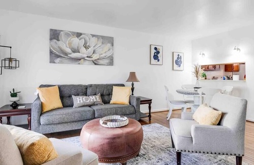 Tuckahoe House | LOCATION mins to shops &restaurants/fully fenced