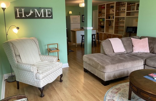 New Glasgow House | Location! Restaurants, Shops, and Parks, All Within Walking Distance!