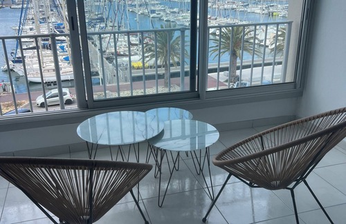 Le Port Apartment | Location, Saisonnière