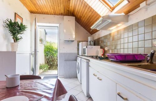 Saint-Andre-des-Eaux House | Location saisonnière: Gîte cosy avec jardin clos, proche plages et parc de Brière, wifi inclus! - FR-1-306-892