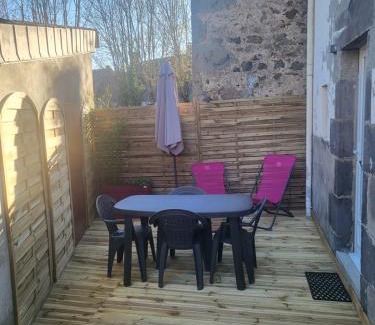 Tauves House | Location saisonnière La Berbère