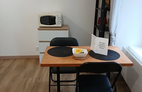 Lannion Apartment | Location Saisonnière: Studio n°2 en Plein Centre-ville de Lannion