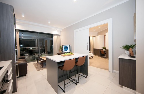 Menlyn Apartment | ⭐️⭐️⭐️⭐️⭐️ Location Style Convenience @ Menlyn Maine