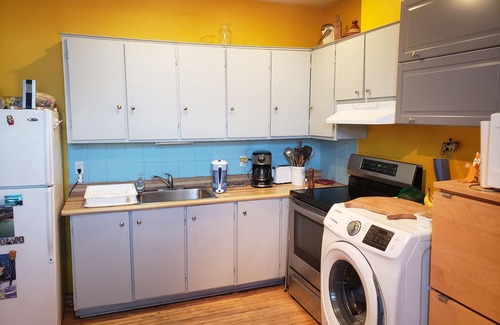 La Petite-Patrie Apartment | Location Temporaire Meublé Très Bien Situé à Montréal. Dispo du 01/07 au 31/08