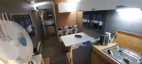 Waldighofen Ski Chalet | location type gîte, chambre d'hôte, meublé de tourisme dans joli petit chalet typique et ou jolie roulotte type bohème
