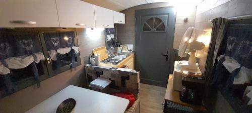 Waldighofen Ski Chalet | location type gîte, chambre d'hôte, meublé de tourisme dans joli petit chalet typique et ou jolie roulotte type bohème