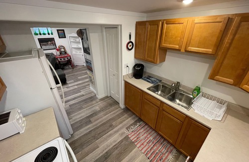 Saskatoon Downtown Apartment | Location! Walk to Broadway, U of S, Royal University Hospital & Downtown.