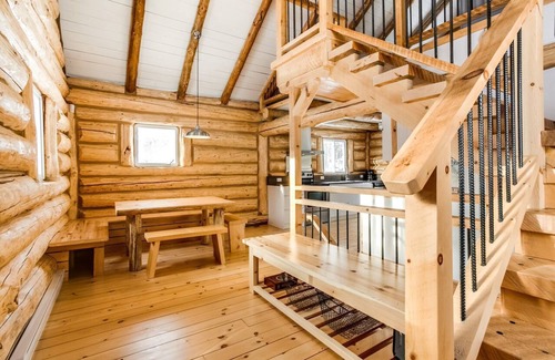 St-Adolphe-d'Howard Ski Chalet | Locations du Sommet - Le Log Home