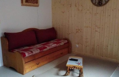 Besse-et-Saint-Anastaise Apartment | Locations de la cascade 6 personnes