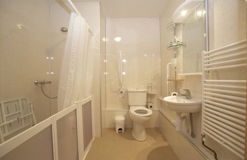 West Laroch Hotel | Loch Leven Hotel & Distillery