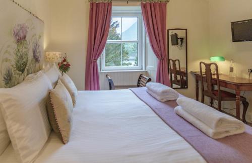 West Laroch Hotel | Loch Leven Hotel & Distillery