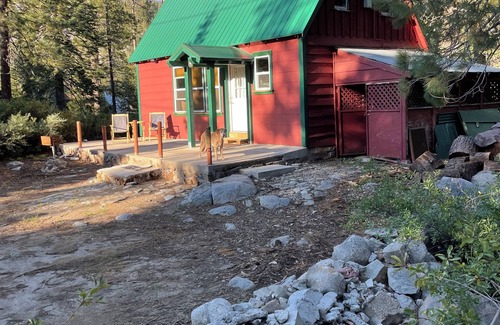 Tahoe National Forest Cabin | Loch Leven Trailhead Cabin