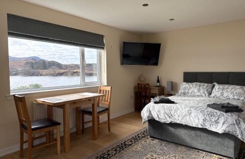 Mallaig Apartment | Loch Morar Private Suite