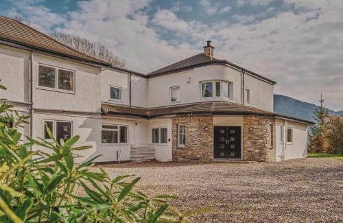 Loch Ness House | Loch Ness Mansion