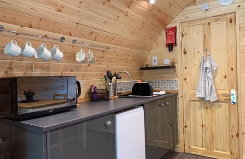 East Lewiston Ski Chalet | Loch Ness Woodland Pods - Fully Equipped Glamping pod