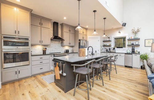 Wise House | Loch Nest on Lake Gaston | Hot Tub Sauna Game Room Boathouse