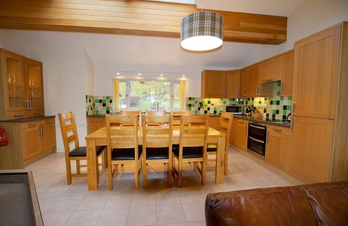 Kinloch Rannoch Cottage | Loch Rannoch Grouse Lodge - Retreat Group