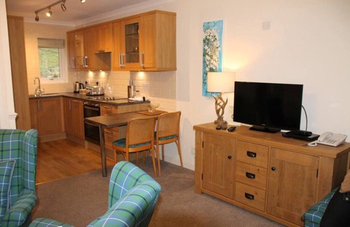 Kinloch Rannoch House | Loch Rannoch Highland Club, Lochside Lodge 7