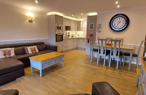 Kinloch Rannoch Condo | Loch Rannoch Highland Club, Pine Martin Lodge 1