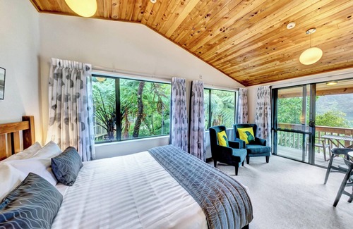 Lochmara Bay Hotel | Lochmara Lodge