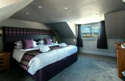 Bowmore Hotel | Lochside Hotel