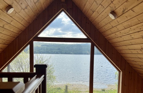 Taynuilt Cabin | Lochside Lodge with Hot Tub on the shore of Loch Awe