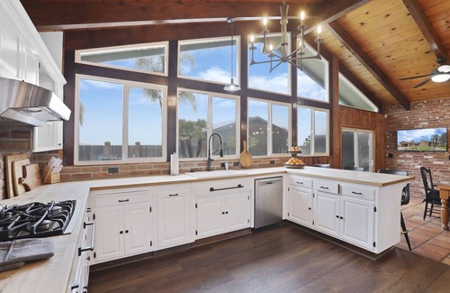 Lodi House | Lockewood Vineyards - Near Wineries, Wedding Venues & Minutes from Downtown Lodi