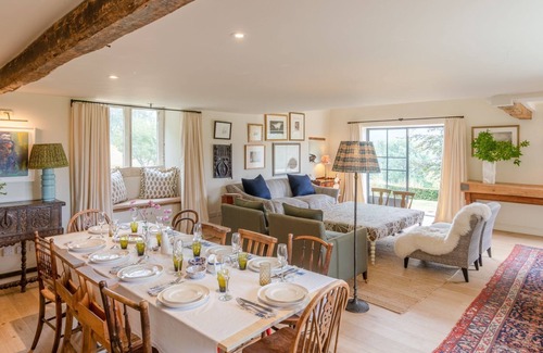 Brimpsfield Cottage | Locks Cottage, Painswick - sleeps 10 guests in 5 bedrooms